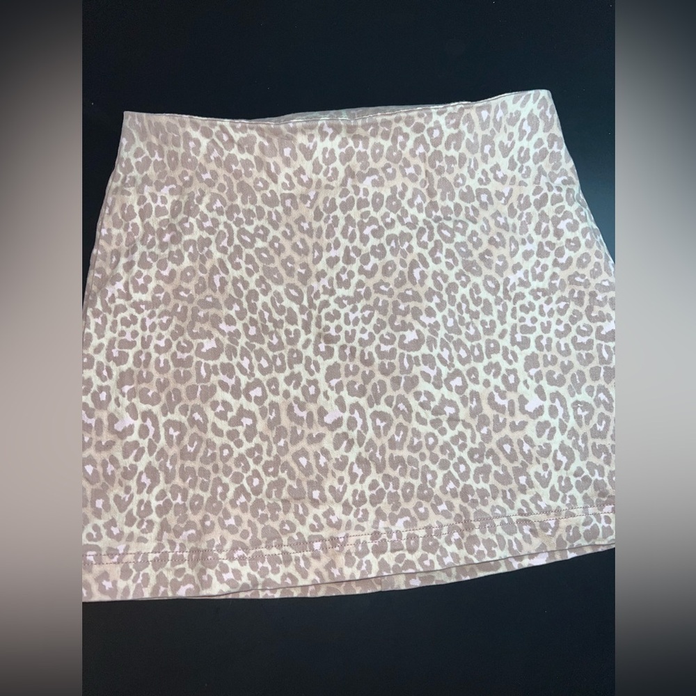 Wild Fable Pink & Cream Leopard Print Mini Skirt Size 10 EUC